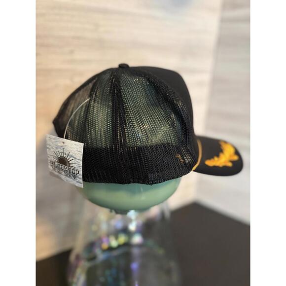 BLACKTOP Trucker Hat Captains Snapback Embroidered Blacktop Surf Shop NWT - Picture 2 of 7
